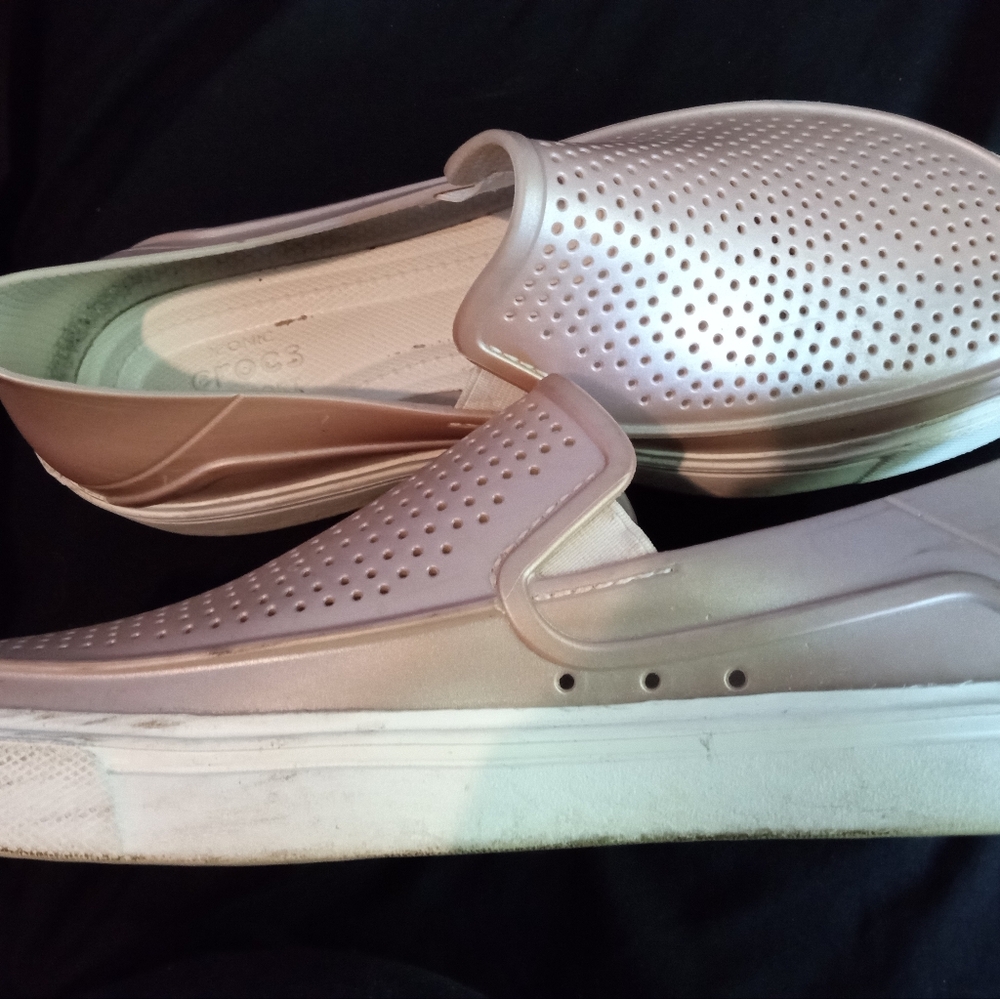 Rose gold Loafer style croc, in crock ish material LOL.